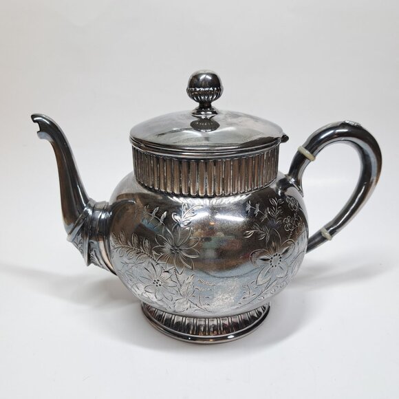 Wilcox Silverplate Co Teapot 5002 Antique Victorian Floral Vintage Etched Ornate - Picture 3 of 7